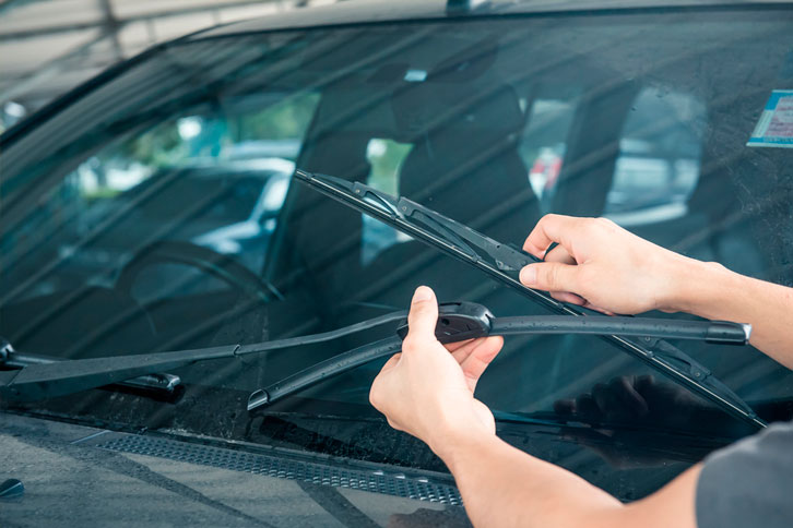 checking windshield wiper blade condidtion for fall season